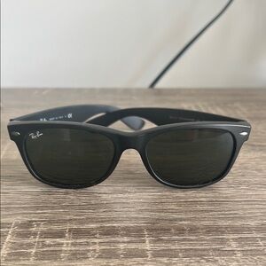 Ray-Ban Classic Black Sunglasses